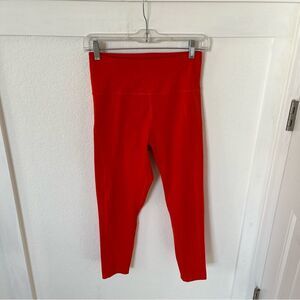 Girlfriend Collective Women's Medium Cropped Athletic Leggings.